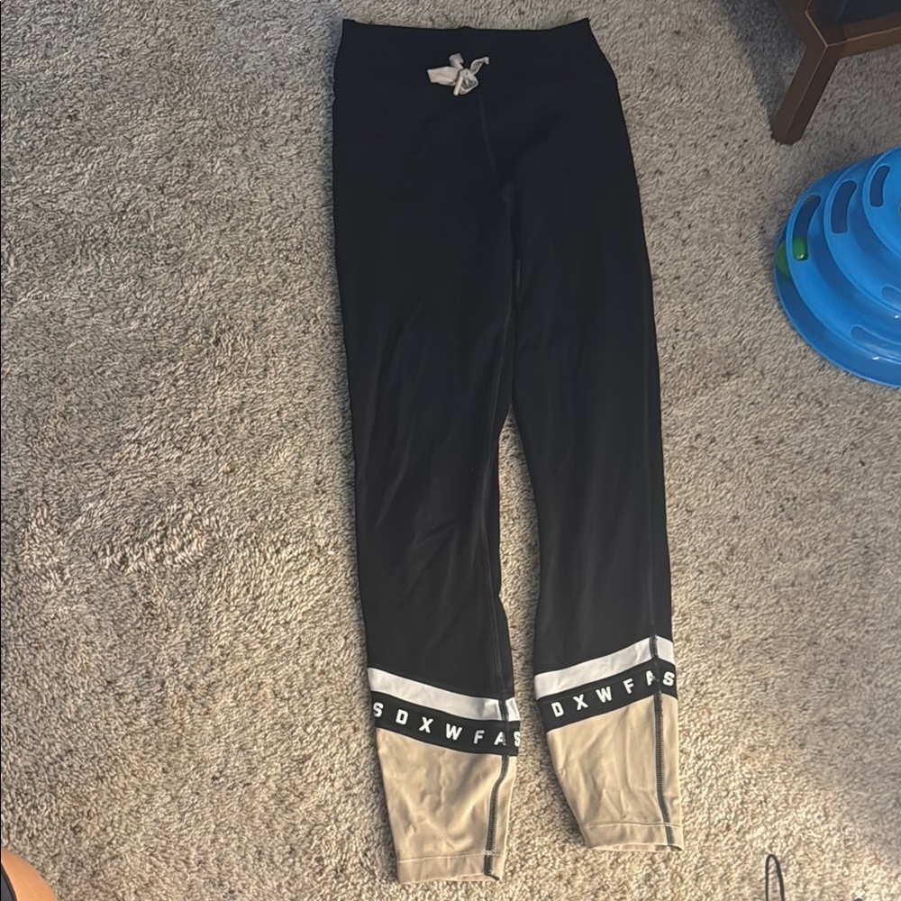 Sarahs day / white fox Black and Tan Leggings